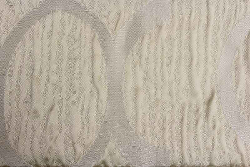 Superb Jacquard Tablecloth – Ivory