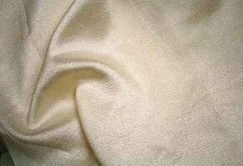 Luxurious Crushed Velvet Tablecloth – Ivory