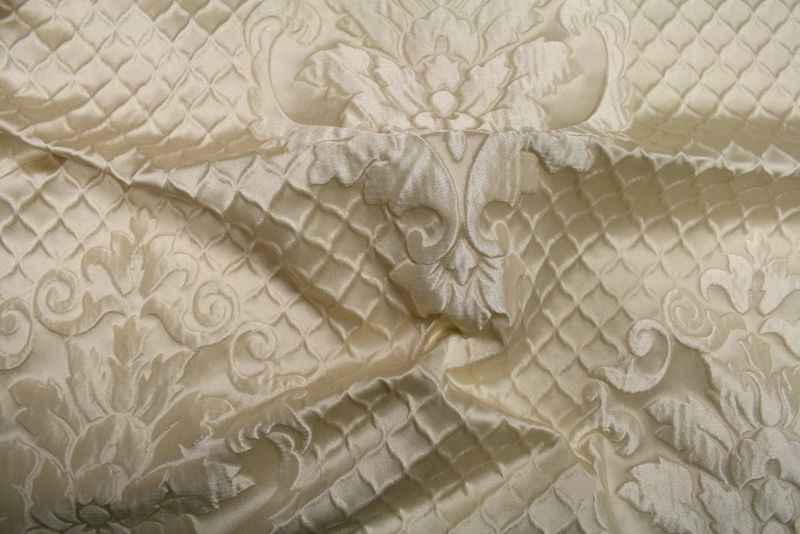 Times Jacquard Tablecloth – Champagne