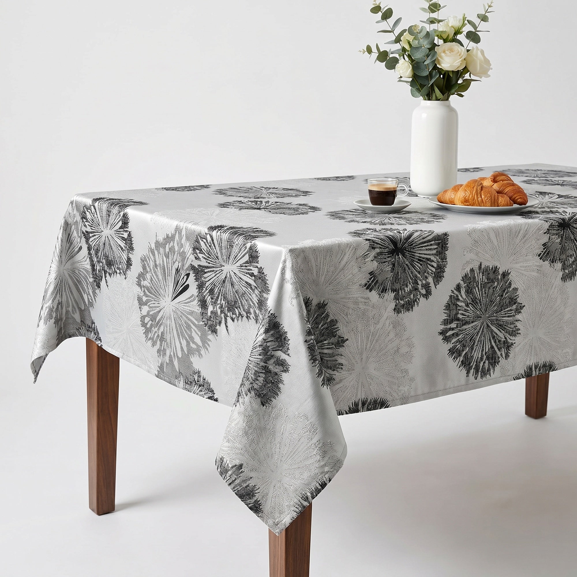 Allium Onyx Tablecloth