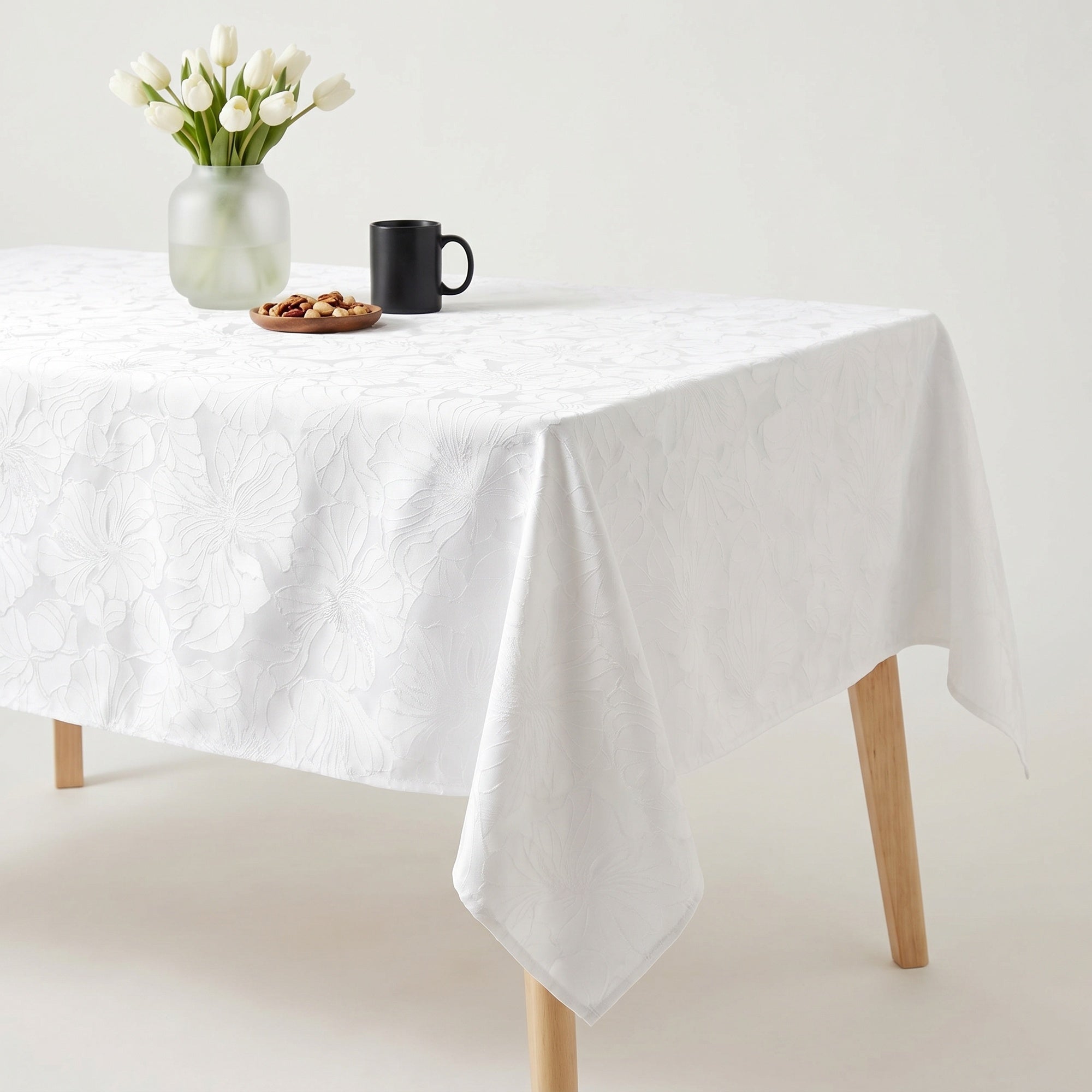 Cambridge Crystal Tablecloth