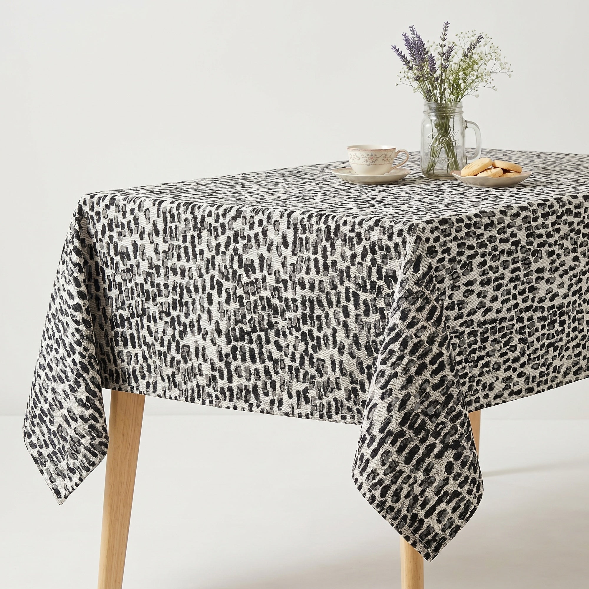 Cobblestone Onyx Tablecloth