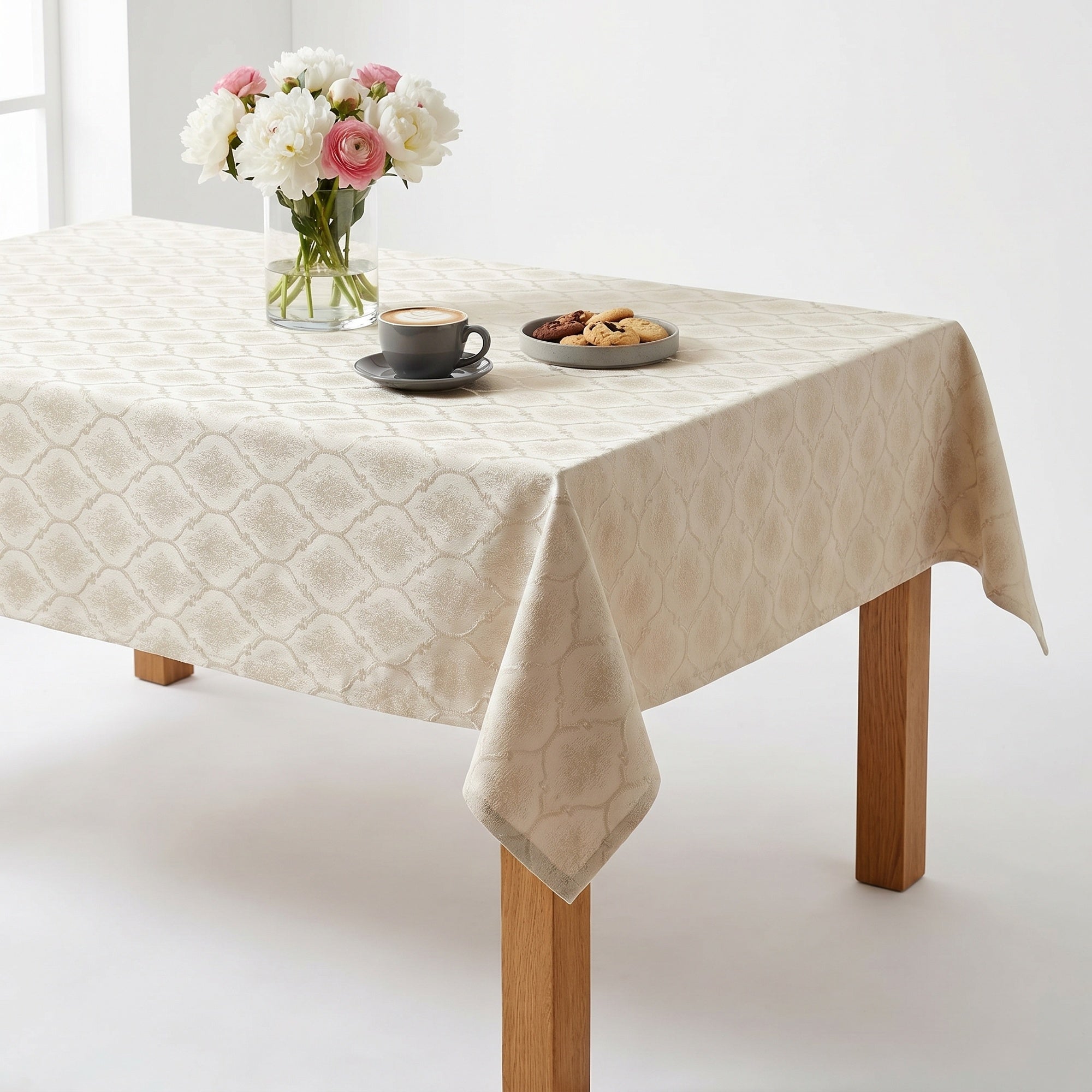 Ladino Ivory Tablecloth