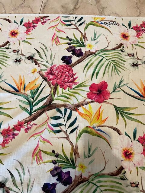 CARNATION Tablecloth - Red-D-24-A