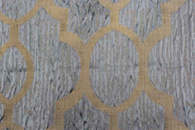 Superb Jacquard Tablecloth – Infinity