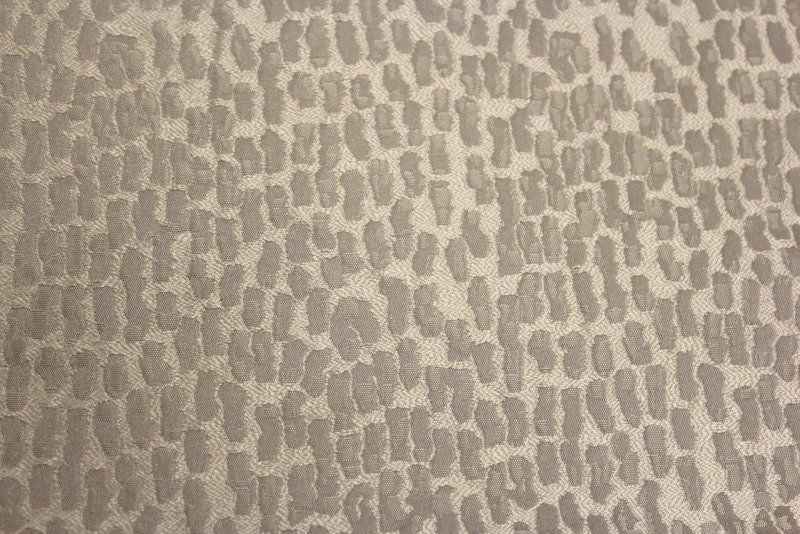 Cobblestone Jacquard Tablecloth – Silver