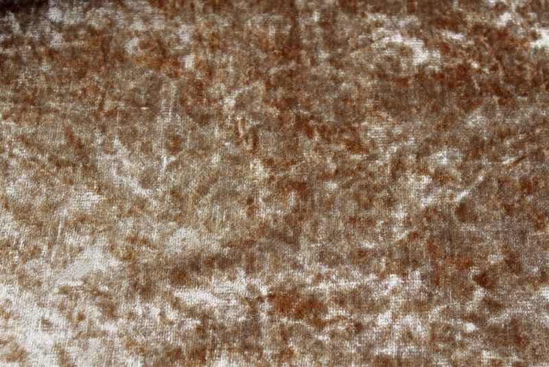 Shadow Crushed Velvet Tablecloth – Gold