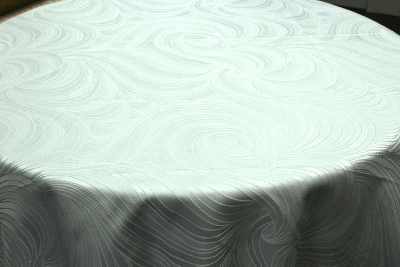 New Delhi Metallic Flower Jacquard - Tablecloth - Crystal