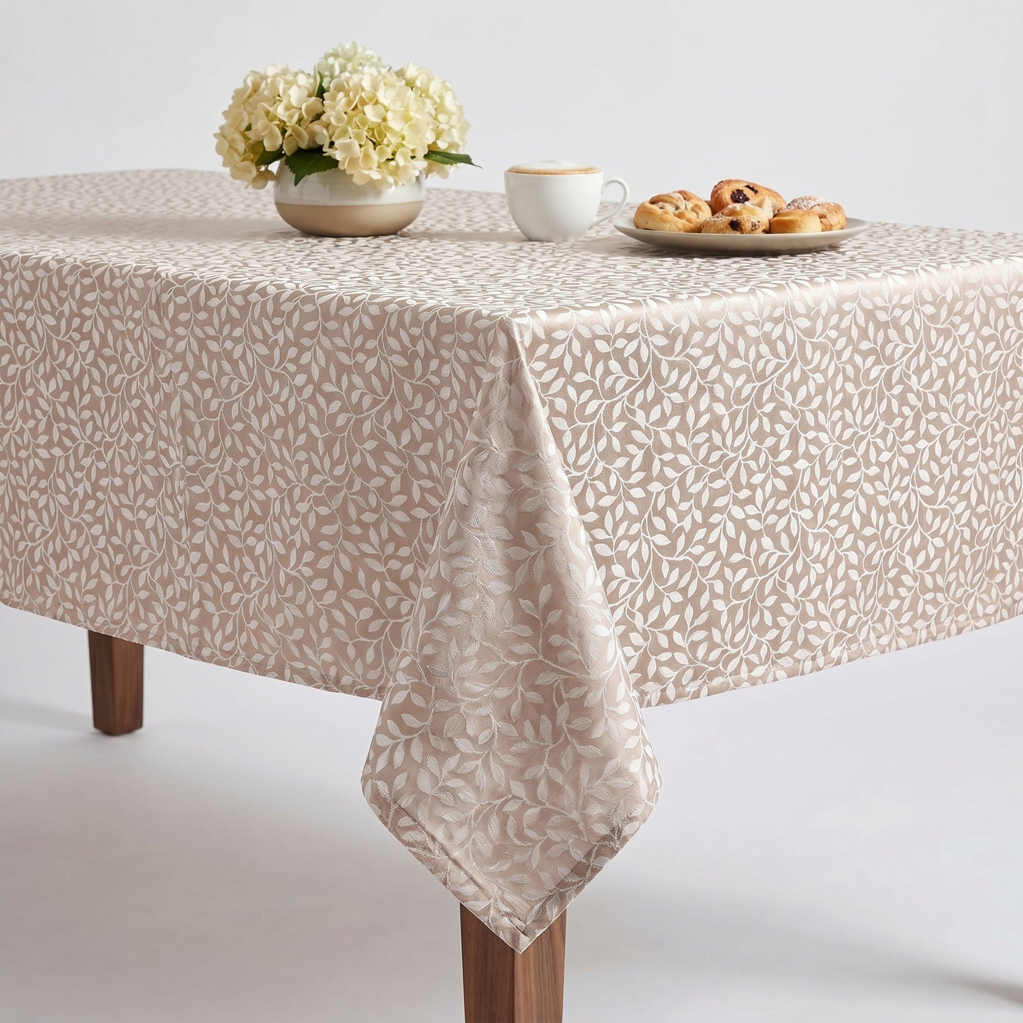 On The Vine Pink Tablecloth