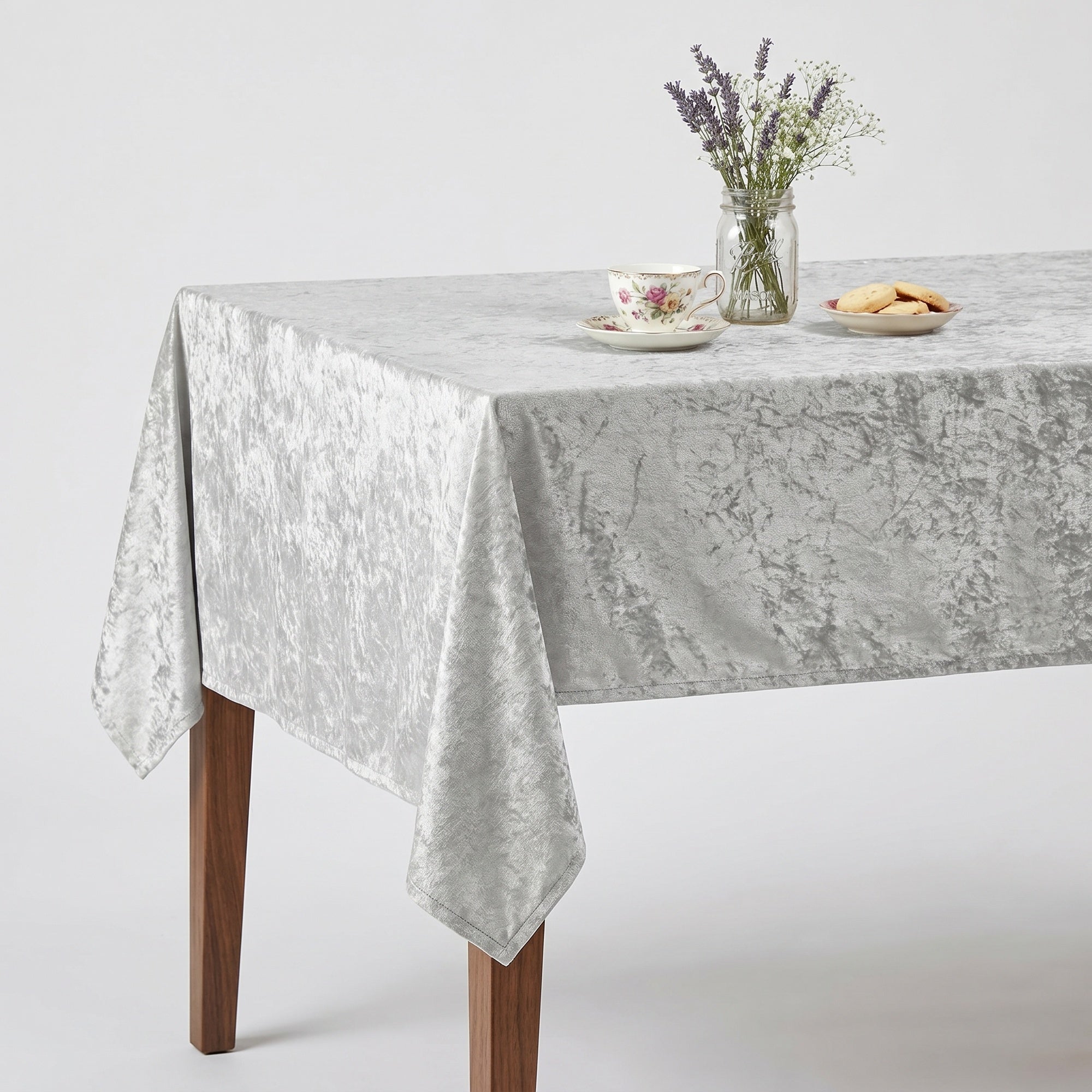 Riverdale White Tablecloth