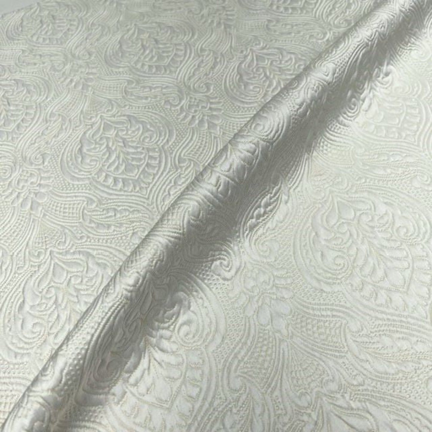 Treasure Jacquard, Quilted Look | Tablecloth - Off White