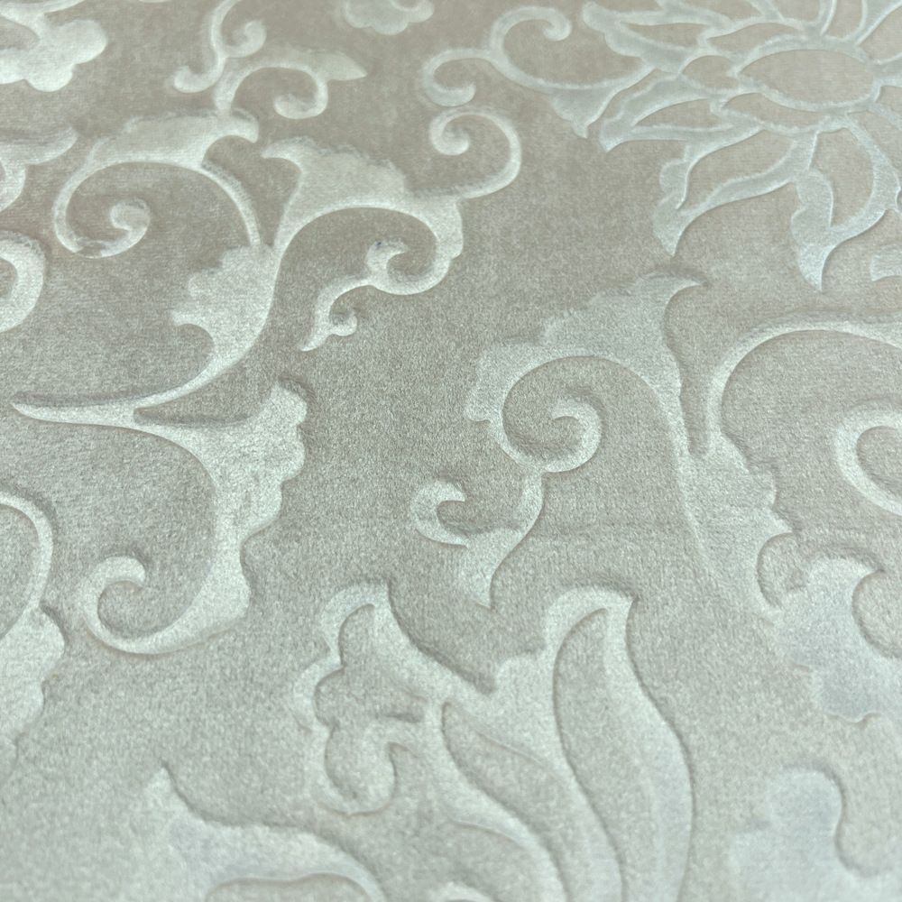 Vails Brocade Velvet | Tablecloth - Ivory