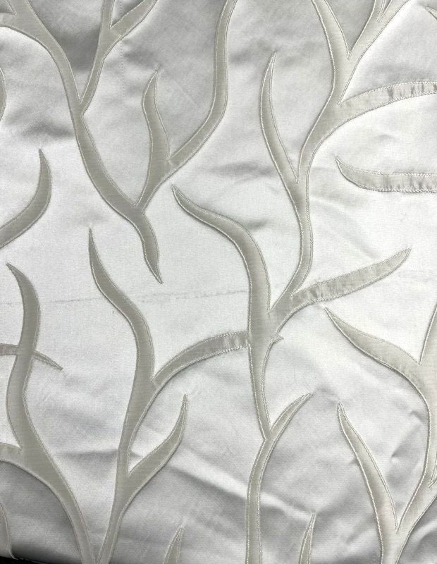 Vine tree Jacquard Tablecloth - Off White